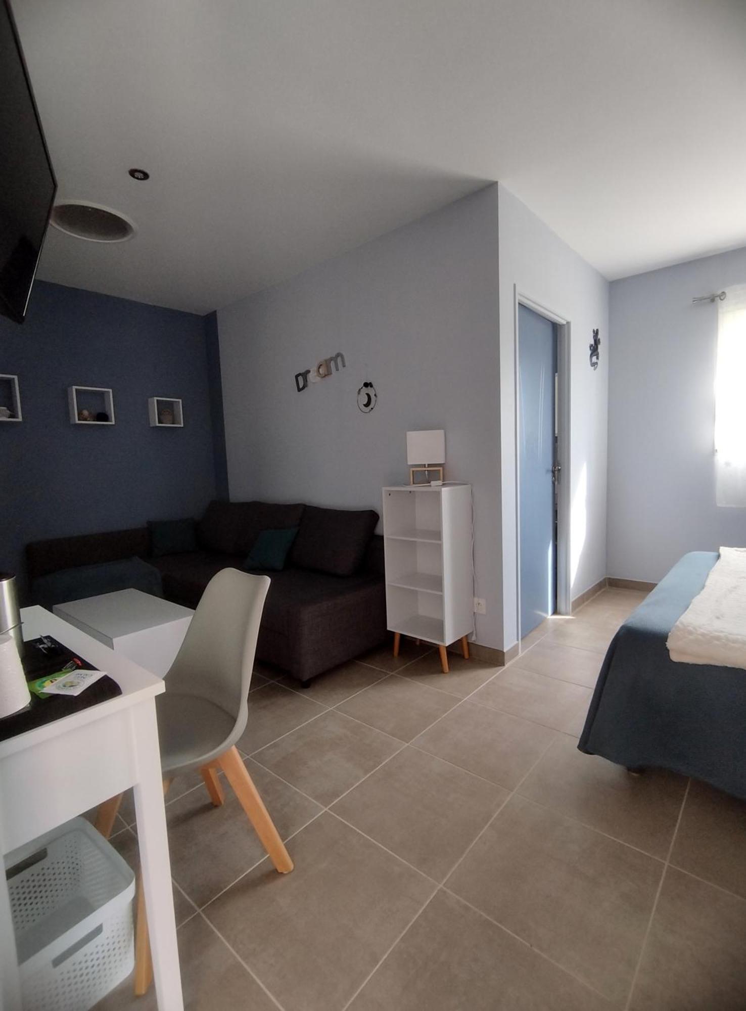 La Sarlamandre, Chambres Et Table D'Hotes Marcillac-Saint-Quentin Exteriér fotografie