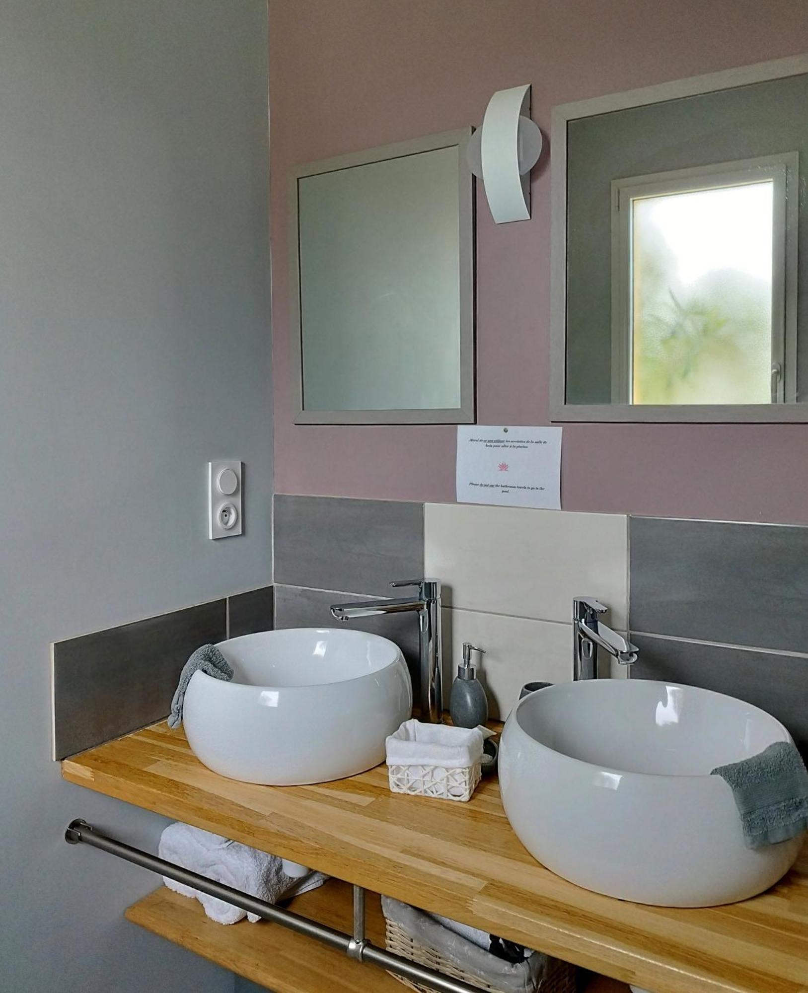 La Sarlamandre, Chambres Et Table D'Hotes Marcillac-Saint-Quentin Exteriér fotografie